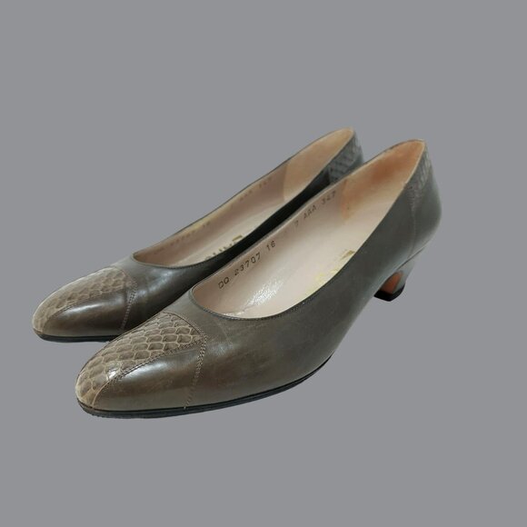 Vintage Ferragamo Pumps 7 Green Leather Heels - Picture 2 of 12